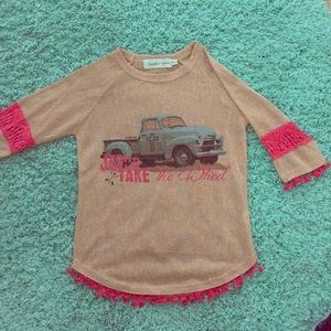 8-10 yr old girls 3/4 length graphic tee